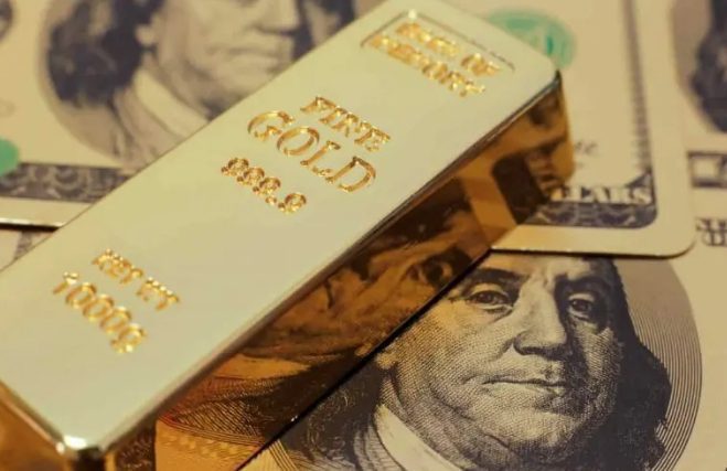 Experts Forecast Decline In Gold Prices Due To Strengthening Dollar And Rates