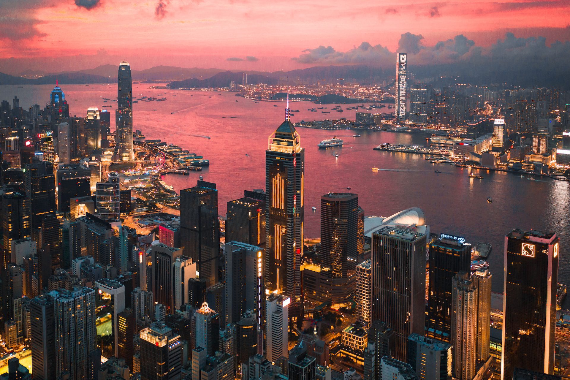 Hong Kong Authorities Encouraging Banks To Embrace Crypto Clients