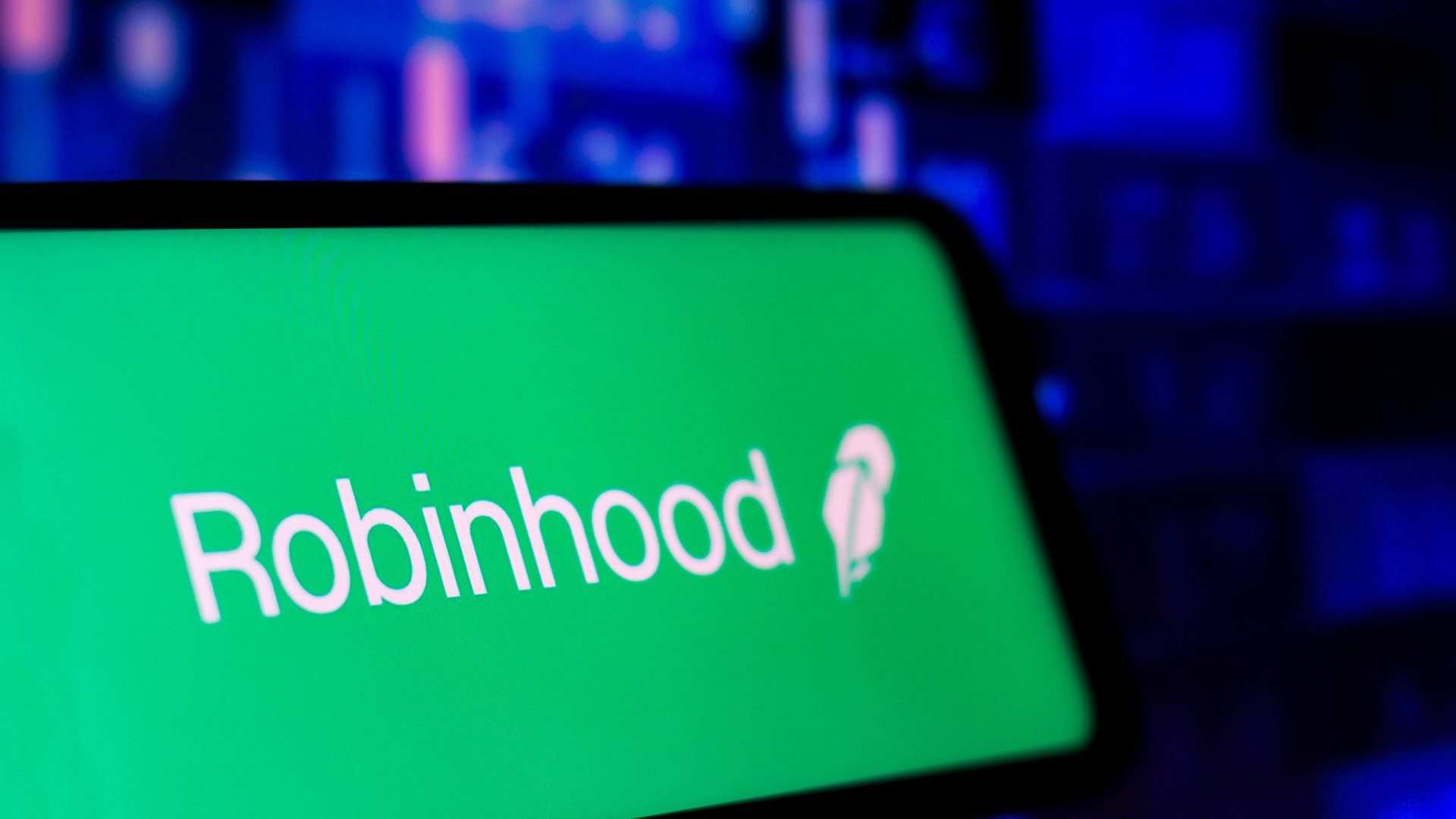 Robinhood Crypto Trading Volumes Plummet 68% Amid Increased Regulatory Scrutiny