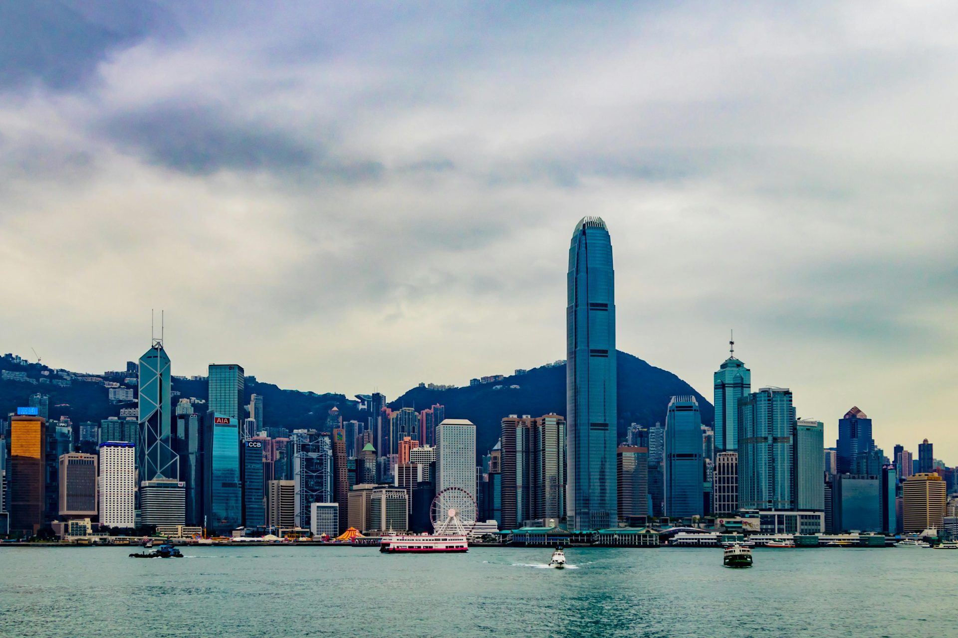 Cathie Wood Cheers Hong Kong’s Crypto And Web3 Push: Us Missing The Boat?-Bitrabo Cathie Wood Cheers Hong Kong’s Crypto And Web3 Push: Us Missing The Boat?