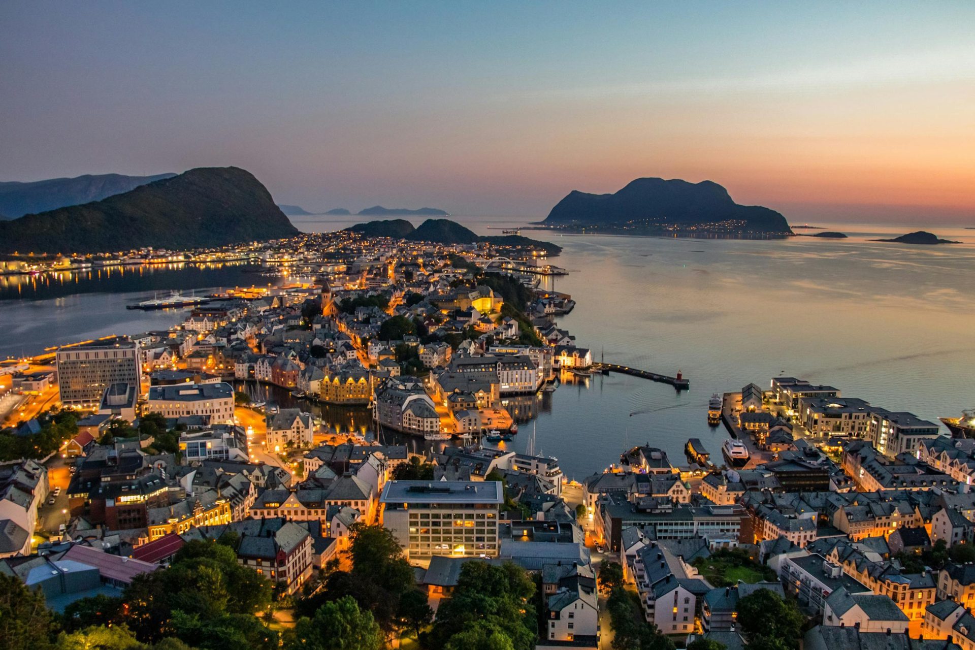 Norway Draws The Line: Crypto Mining Faces Ban Over Energy Usage