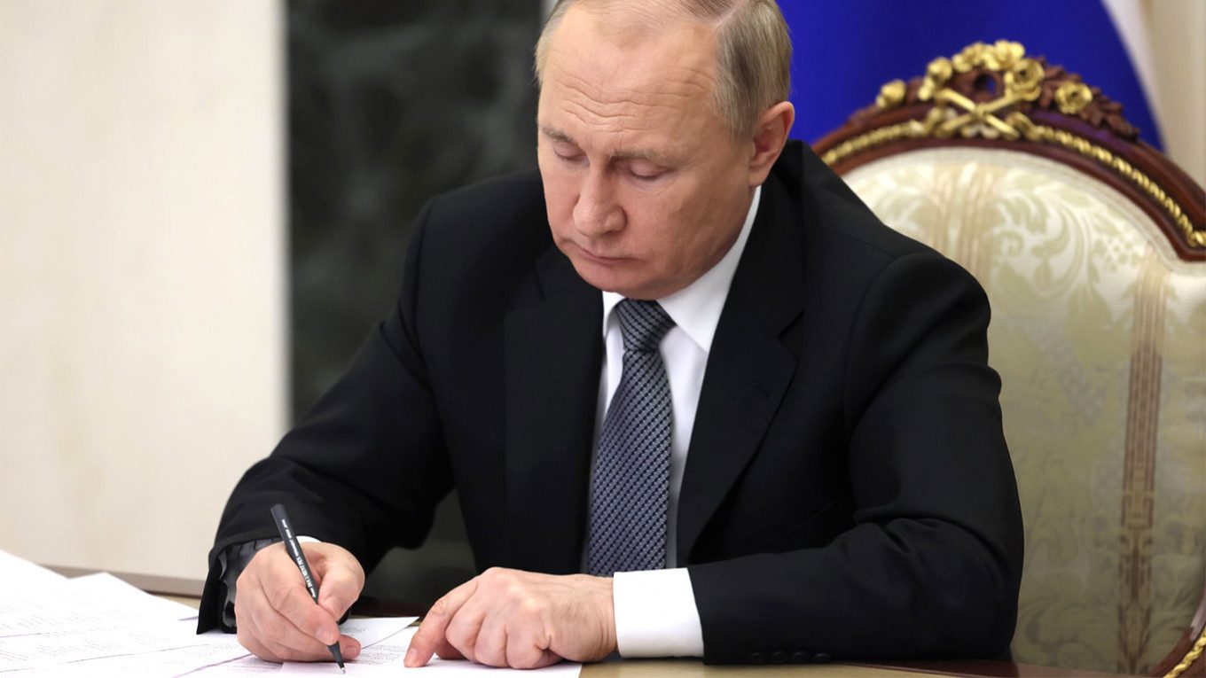 Russia Embraces Crypto Mining With New Legislation-Bitrabo Russia Embraces Crypto Mining With New Legislation