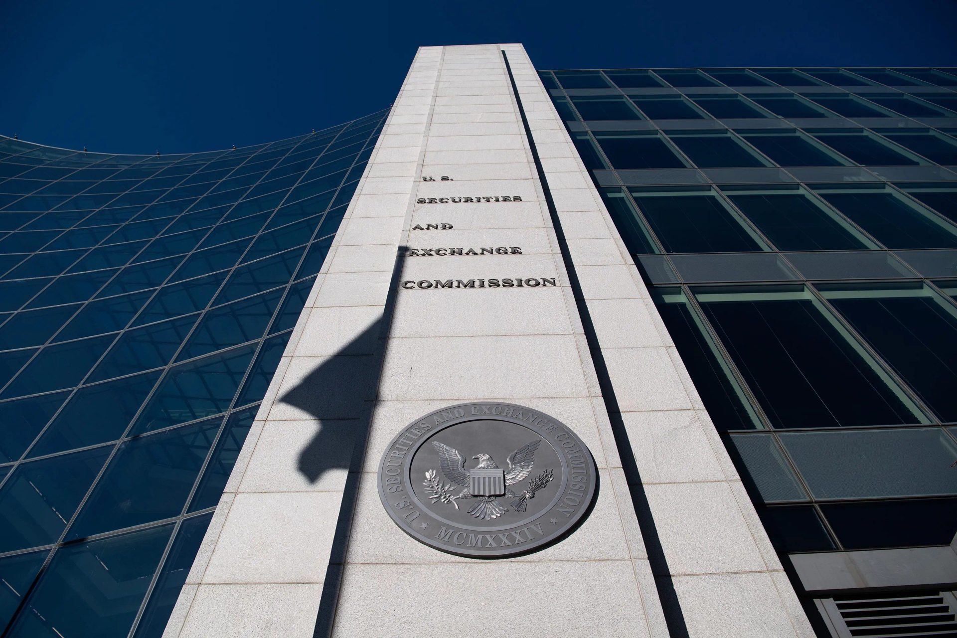 Cryptocurrency Showdown: Former Sec Officials Set To Challenge Regulator In Landmark Hearing-Bitrabo Cryptocurrency Showdown: Former Sec Officials Set To Challenge Regulator In Landmark Hearing