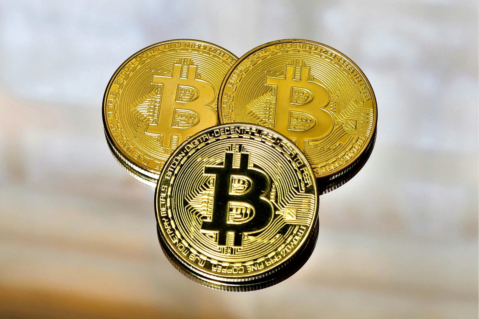 Bitcoin Dips Below $54K As Disappointing Us Job Reports Rattle Investors-Bitrabo Bitcoin Dips Below $54K As Disappointing Us Job Reports Rattle Investors