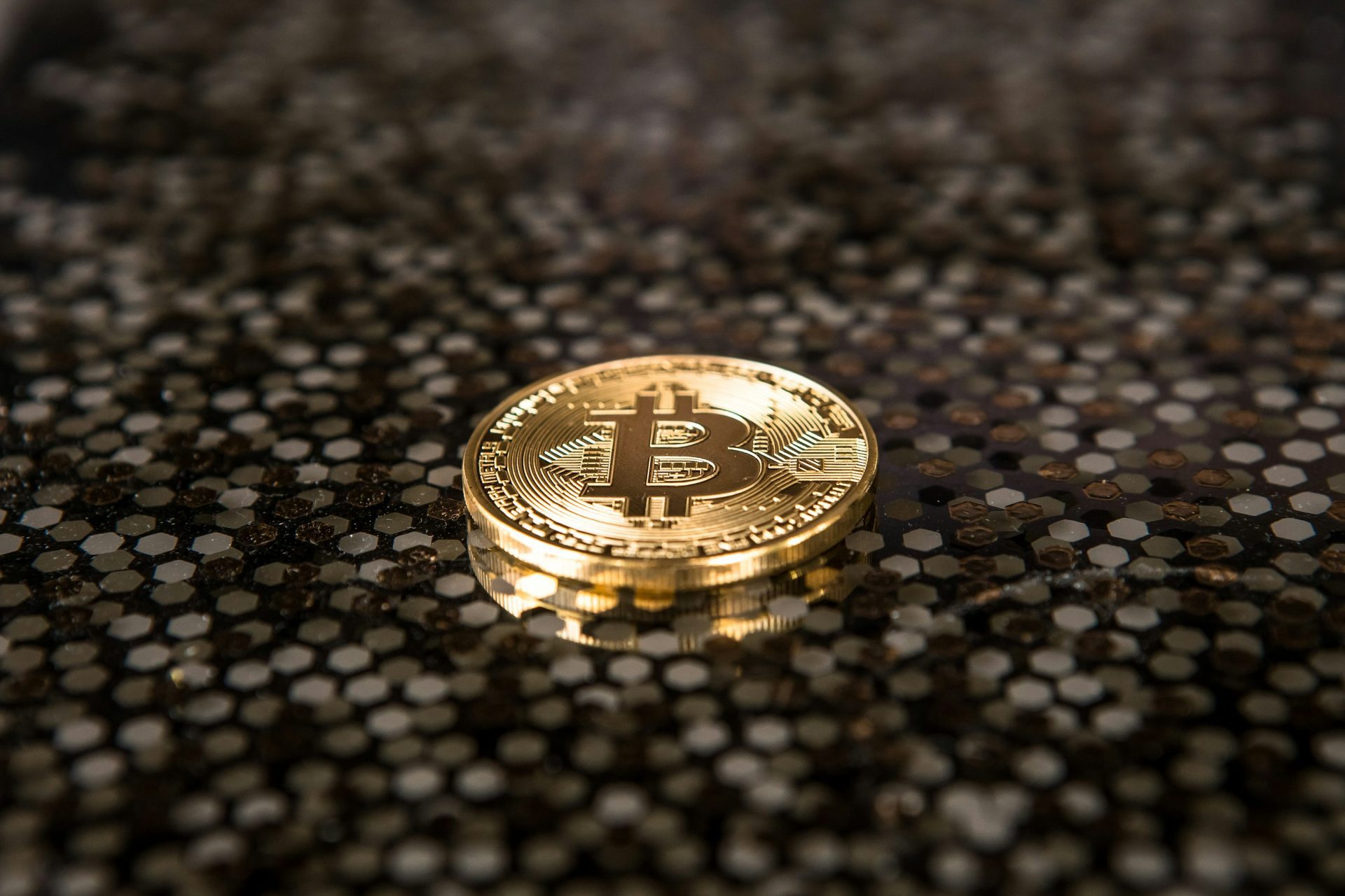 Bitcoin To Reflect Gold’S Surge: $130K Target By Q3 2025